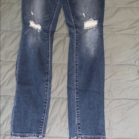 Maternity size 4 skinny jean - Picture 2 of 4